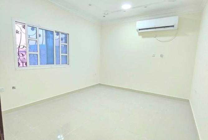 987686 - Property Image 2