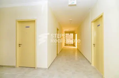 سكن عمال - استوديو للايجار في شارع الصناعية الشرقي - بركة العوامر - الوكرة