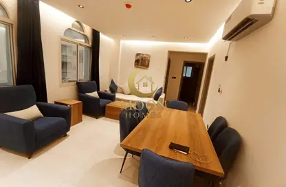 Apartment - 2 Bedrooms - 2 Bathrooms for rent in Umm Ghuwalina - Umm Ghuwailina - Doha
