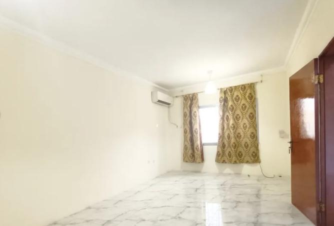 932974 - Property Image 2
