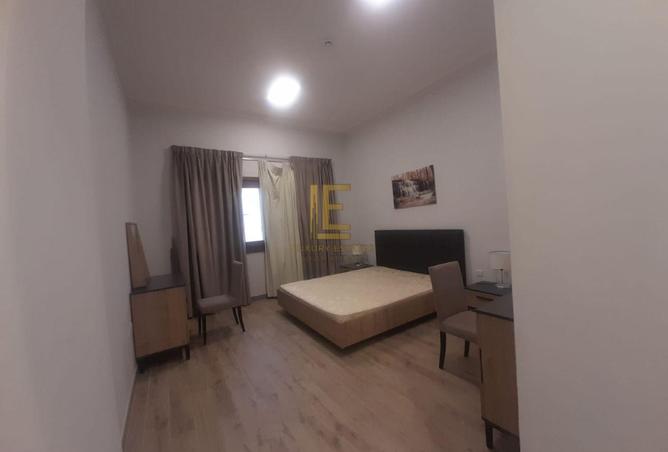 907232 - Property Image 2