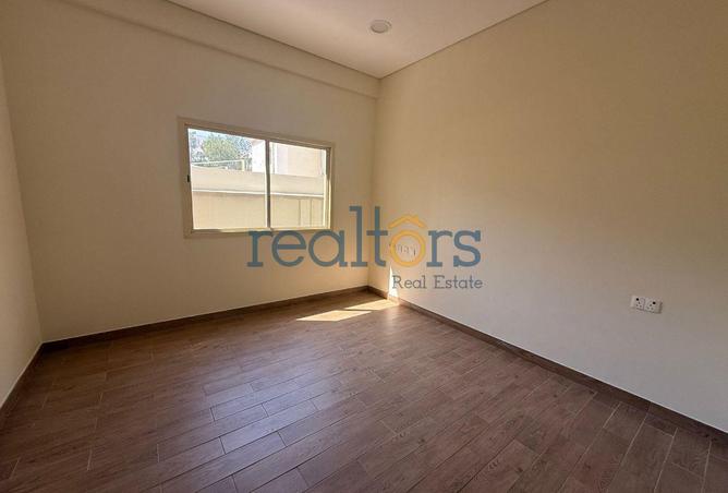 954857 - Property Image 3