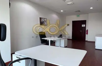 طابق كامل - استوديو - 2 حمامات للبيع في برج وست باي - الخليج الجنوبي - الخليج الغربي - الدوحة