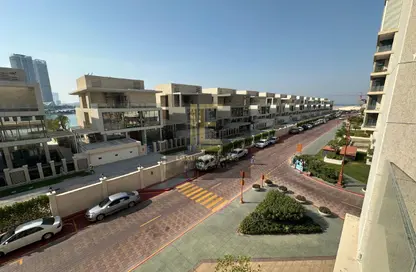 Apartment - 1 Bedroom - 2 Bathrooms for rent in Crystal Residence - The Pearl Island - Doha