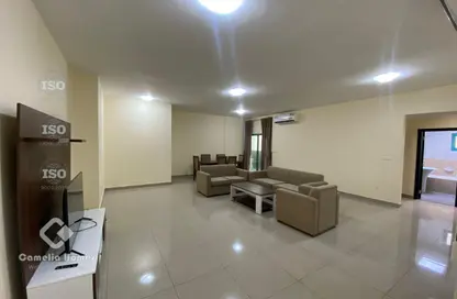 Apartment - 2 Bedrooms - 2 Bathrooms for rent in Old Al Ghanim - Al Ghanim - Doha