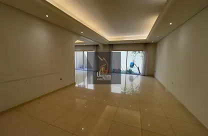 Compound - 5 Bedrooms - 6 Bathrooms for rent in Al Messila - Al Messila - Doha