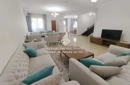 فيلا - 4 غرف نوم - 5 حمامات للايجار في شارع الوعب - الوعب - الدوحة