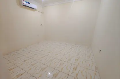 Apartment - 1 Bedroom - 1 Bathroom for rent in Fereej Kulaib - Doha