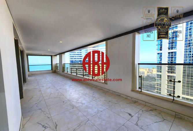 Apartment - 4 Bedrooms - 5 Bathrooms for rent in Golden Bay Tower - West Bay - West Bay - Doha