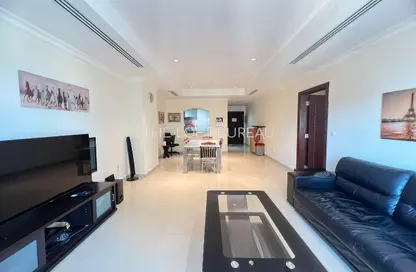 Apartment - 1 Bedroom - 2 Bathrooms for rent in East Porto Drive - Porto Arabia - The Pearl Island - Doha
