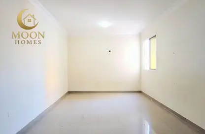 Apartment - Studio - 2 Bathrooms for rent in Umm Ghuwailina 4 - Umm Ghuwailina - Doha