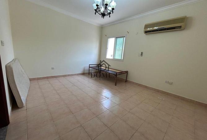 951766 - Property Image 2