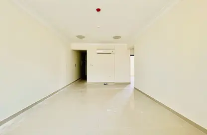 Apartment - 2 Bedrooms - 2 Bathrooms for rent in Umm Ghuwailina 4 - Umm Ghuwailina - Doha