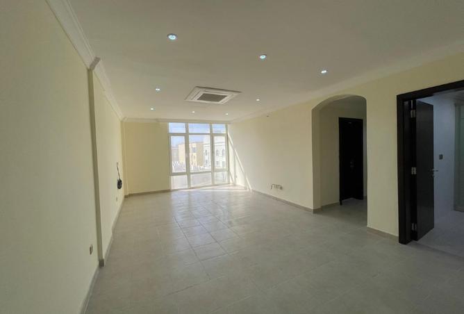 990126 - Property Image 2