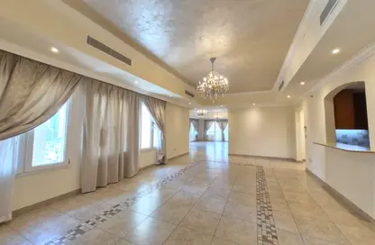 Apartment - 3 Bedrooms - 4 Bathrooms for rent in Tuscan Tower - Porto Arabia - The Pearl Island - Doha