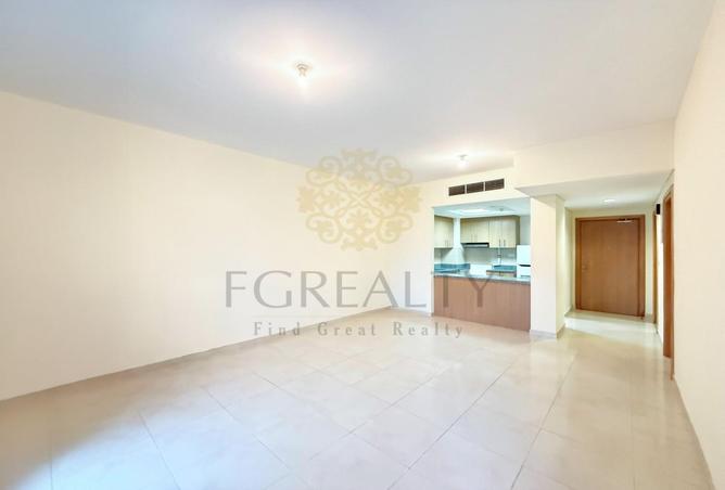 989805 - Property Image 3