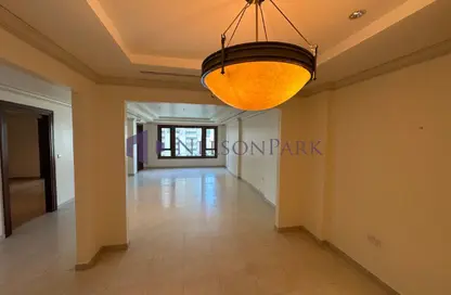 Apartment - 1 Bedroom - 2 Bathrooms for rent in Tower 11 - Porto Arabia - The Pearl Island - Doha