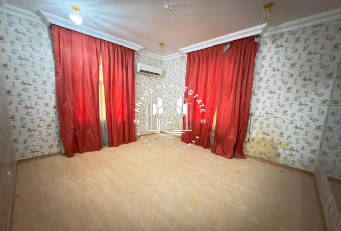 992557 - Property Image 2