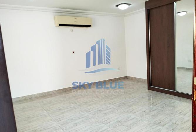 887009 - Property Image 2