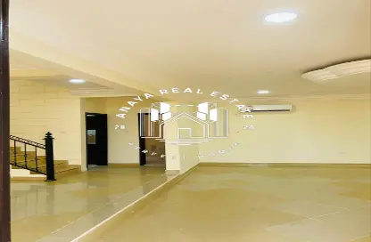 فيلا - 4 غرف نوم - 4 حمامات للايجار في أبو هامور - الدوحة