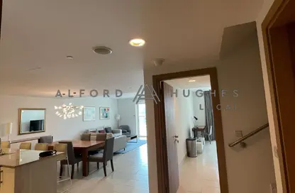 شقة - 3 غرف نوم - 5 حمامات للايجار في فيفا سنترال - فيفا بحرية - جزيرة اللؤلؤة - الدوحة