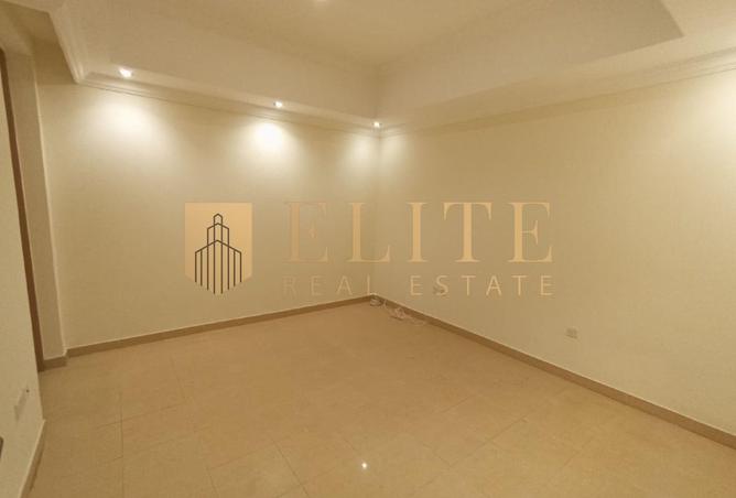 932112 - Property Image 3