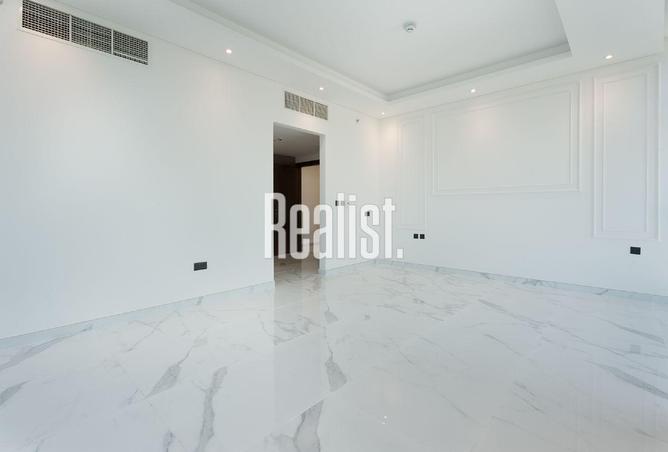 956022 - Property Image 3