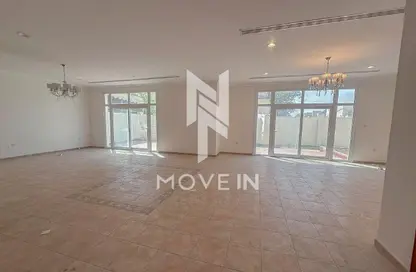 فيلا - 3 غرف نوم - 3 حمامات للايجار في فلل عين خالد - عين خالد - الدوحة