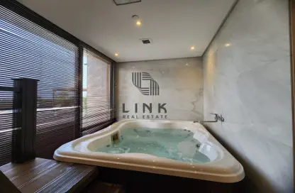 Apartment - 2 Bedrooms - 2 Bathrooms for rent in Burj DAMAC Marina - Marina District - Lusail
