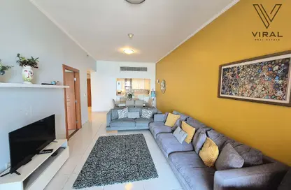Apartment - 2 Bedrooms - 3 Bathrooms for rent in Viva East - Viva Bahriyah - The Pearl Island - Doha
