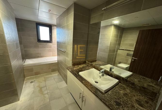 882571 - Property Image 3