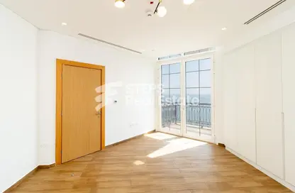 Apartment - 2 Bedrooms - 4 Bathrooms for rent in The Garden - Floresta Gardens - The Pearl Island - Doha