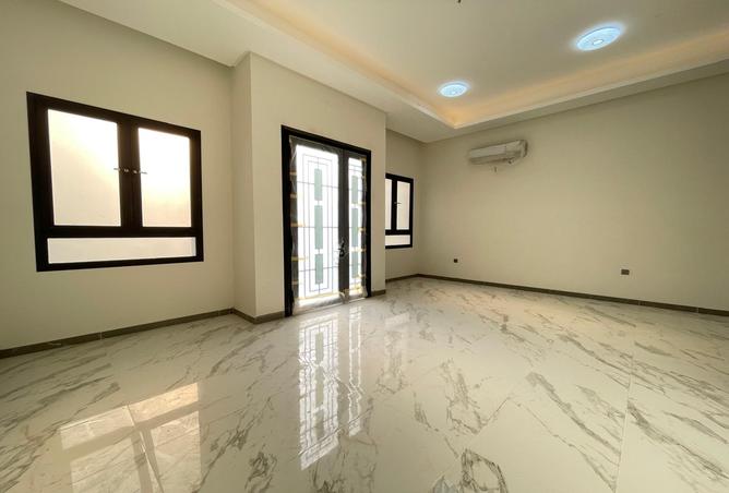 991499 - Property Image 2