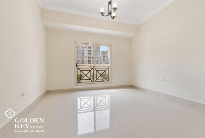 932636 - Property Image 2