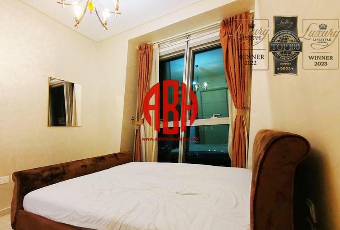 998914 - Property Image 2