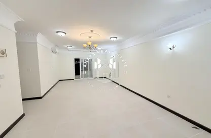 Apartment - 2 Bedrooms - 2 Bathrooms for rent in Fereej Bin Mahmoud South - Fereej Bin Mahmoud - Doha