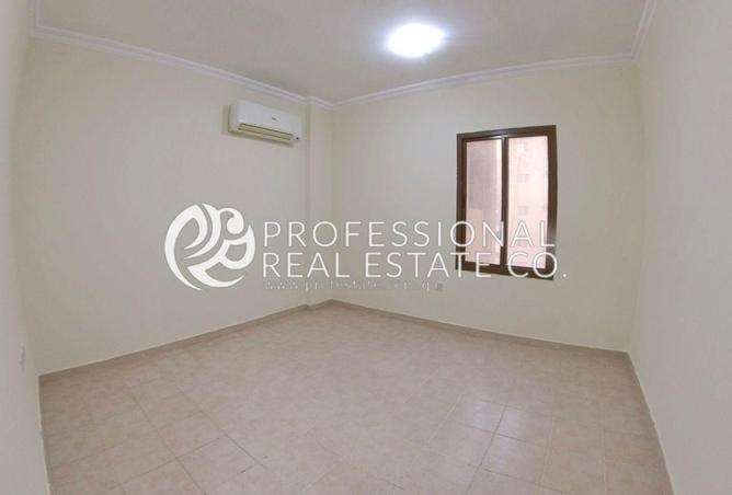 932254 - Property Image 3