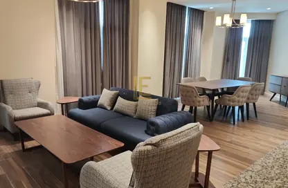 Apartment - 3 Bedrooms - 5 Bathrooms for sale in Floresta Gardens - Floresta Gardens - The Pearl Island - Doha
