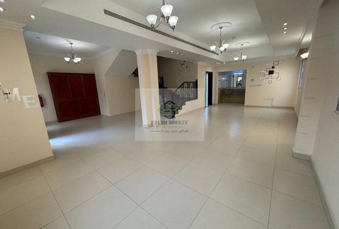 953177 - Property Image 2