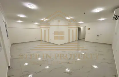 Apartment - 2 Bedrooms - 2 Bathrooms for rent in Bin Omran 35 - Fereej Bin Omran - Doha