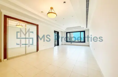 شقة - 2 غرف نوم - 3 حمامات للايجار في طريق بورتو الغربي - بورتو أرابيا - جزيرة اللؤلؤة - الدوحة