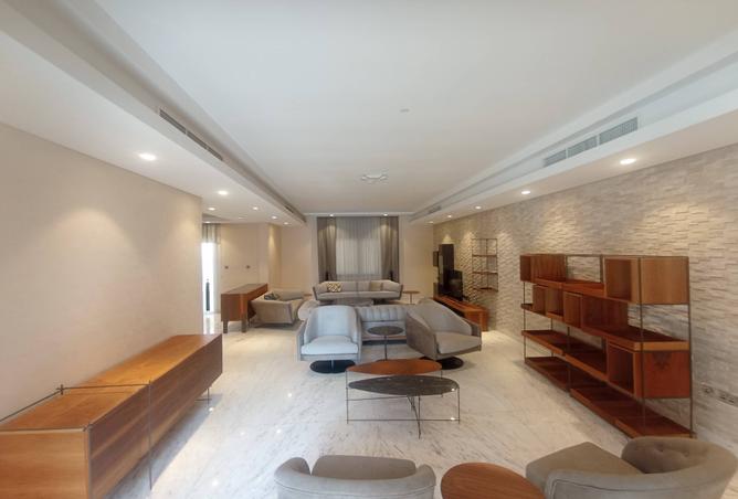 964011 - Property Image 2