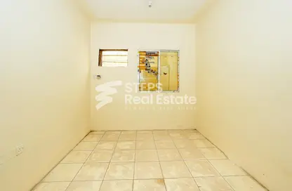 Labor Camp - Studio - 7+ Bathrooms for rent in Industrial Area 5 - Industrial Area - Industrial Area - Doha