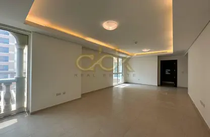 Apartment - 2 Bedrooms - 3 Bathrooms for rent in Viva West - Viva Bahriyah - The Pearl Island - Doha