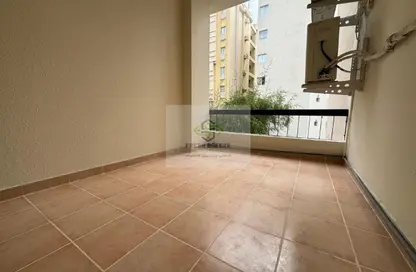 شقة - 2 غرف نوم - 3 حمامات للايجار في ام غوالينا تجارية - ام غويلينا - أم غويلينا - الدوحة