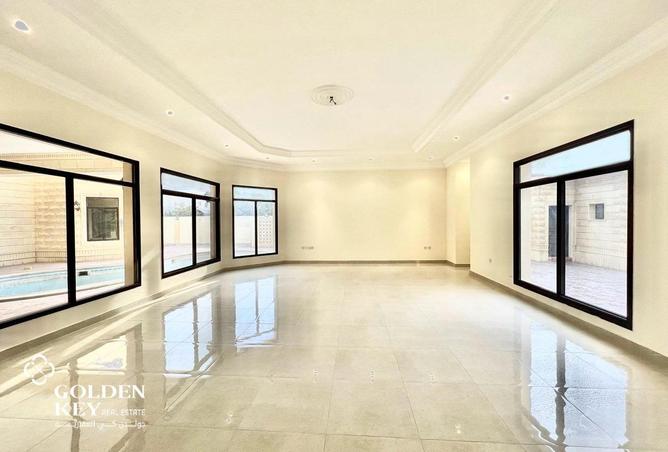 951301 - Property Image 2