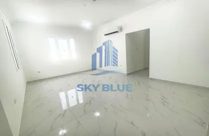 Apartment - 3 Bedrooms - 2 Bathrooms for rent in Bin Omran - Fereej Bin Omran - Doha
