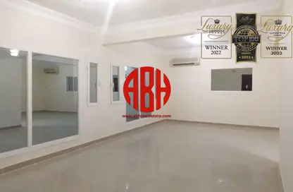 مجمع سكني - 3 غرف نوم - 3 حمامات للايجار في سوق الغرافة - الغرافة - الدوحة