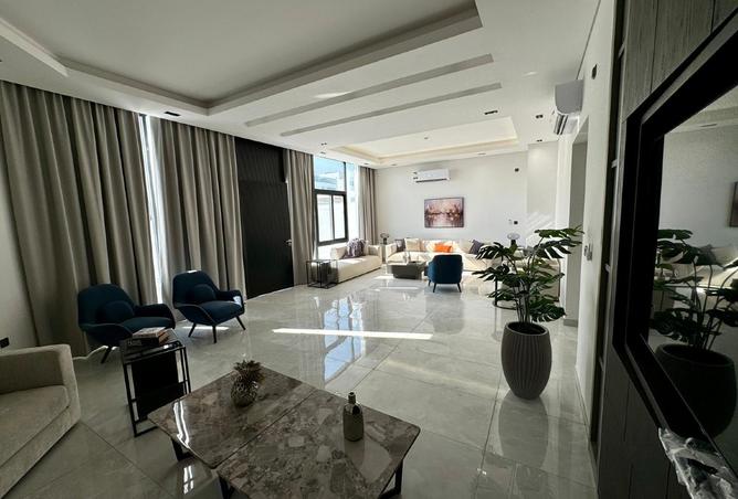 998334 - Property Image 2