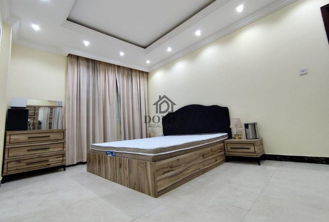 990741 - Property Image 2